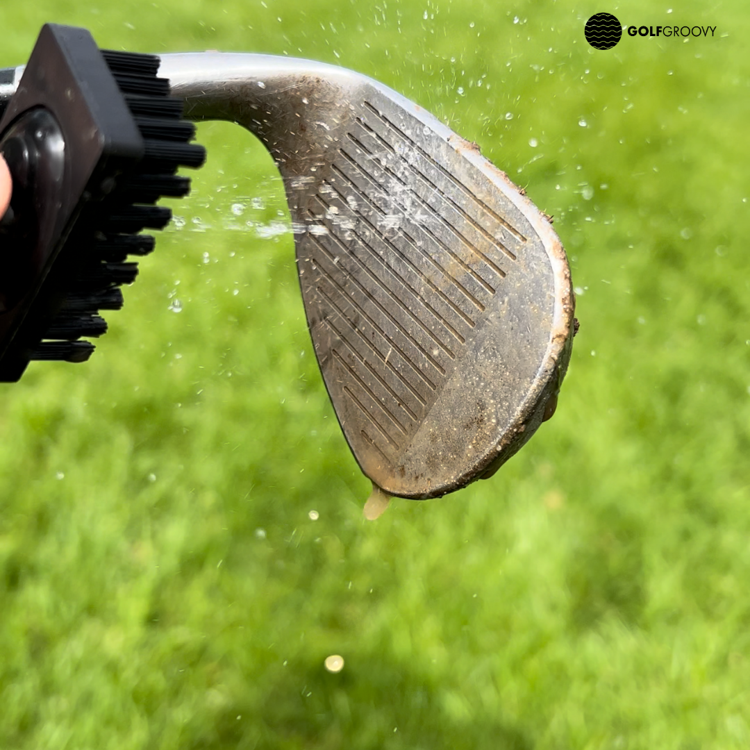 GOLF GROOVY Premium Golf Club Groove Cleaning Brush, Built in Water Spray, Magnetic Attachment, Portable Cleaner Tool, Golf Gift, 200 ml