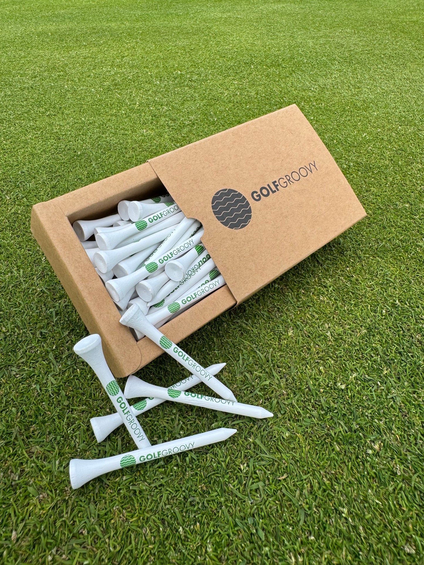 Golf Groovy White Bamboo Tees! 50 x 70mm Tees in Brown Logo Box